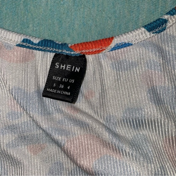 Abstract Crop-Top - Picture 4 of 4